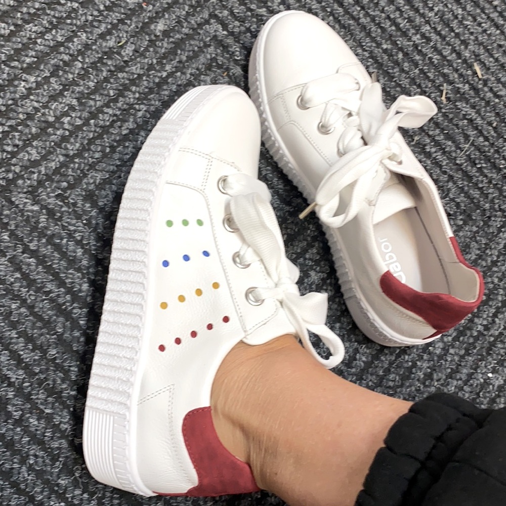 New one, leather shoes, newer worn